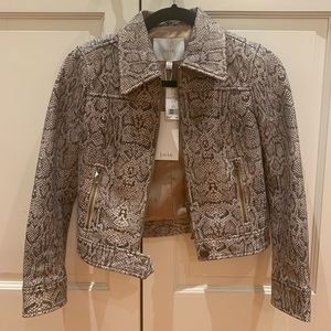 Snake print jolie gravel colored jacket.